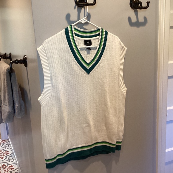 Men’s Sweater Vest - Size Medium - Picture 1 of 5